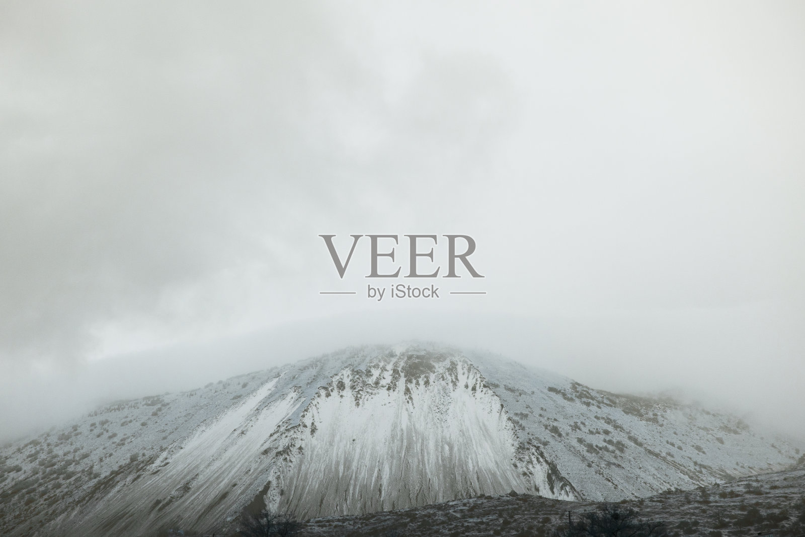 迷雾山脉照片摄影图片