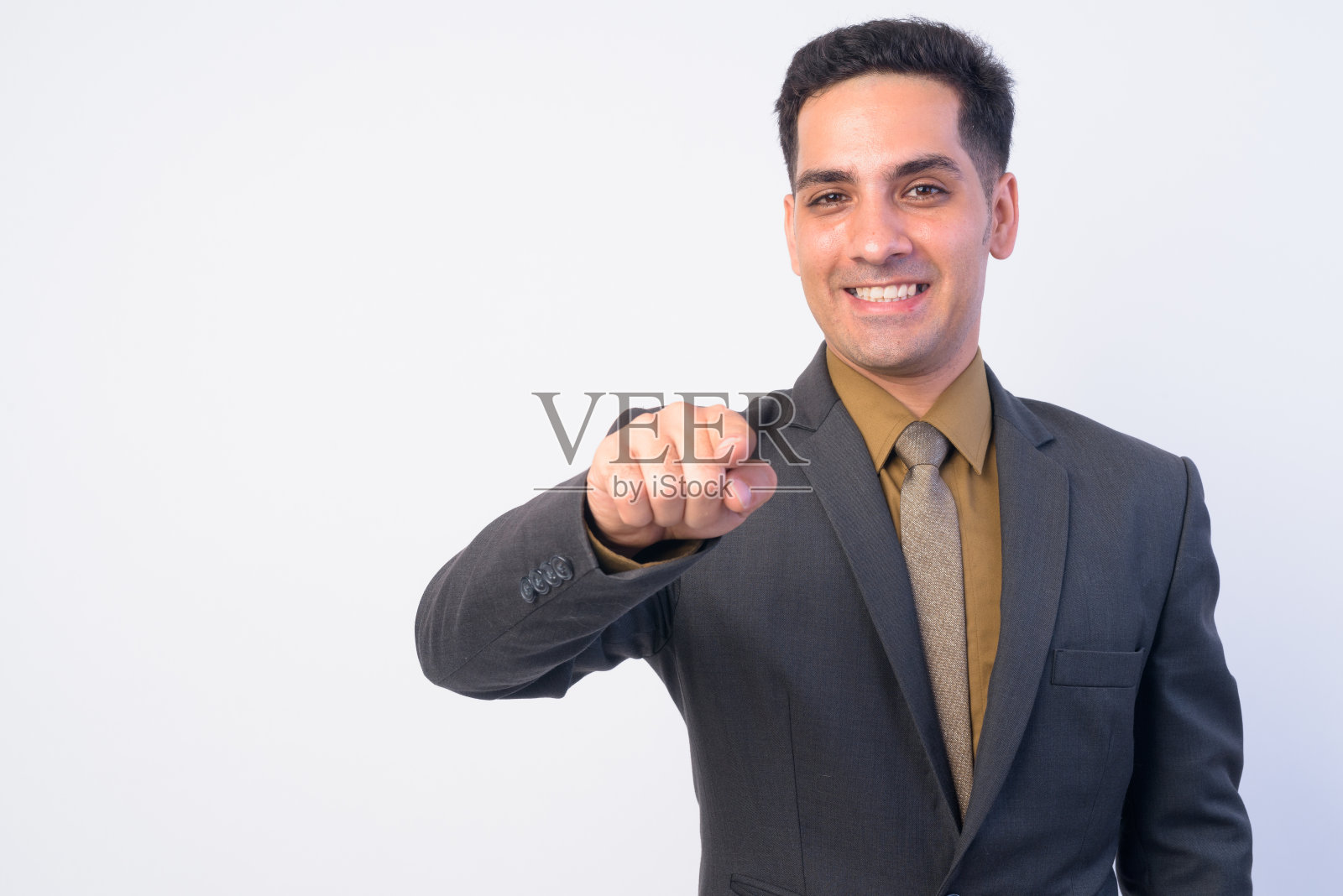 快乐的波斯商人身穿西装指向镜头照片摄影图片