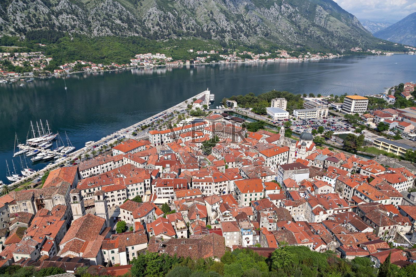 鸟瞰图的科托尔湾在黑山照片摄影图片