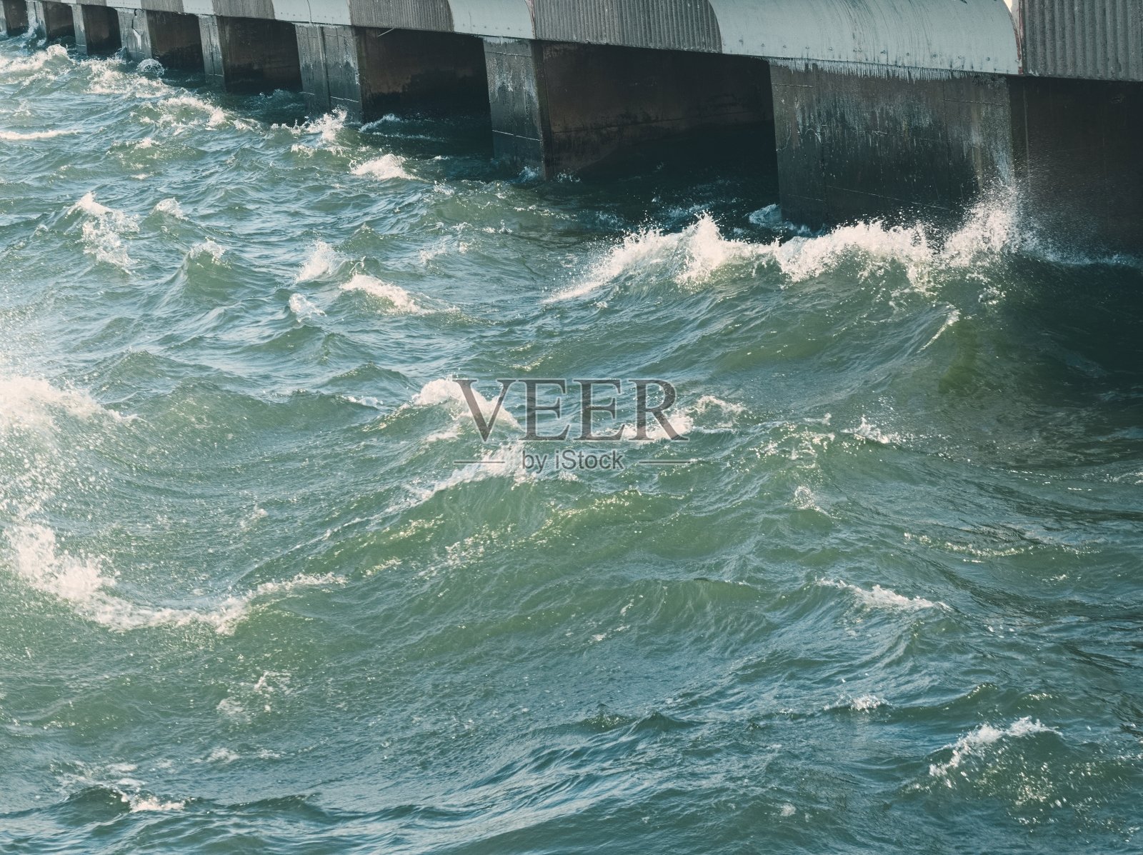 水门的惊涛骇浪照片摄影图片