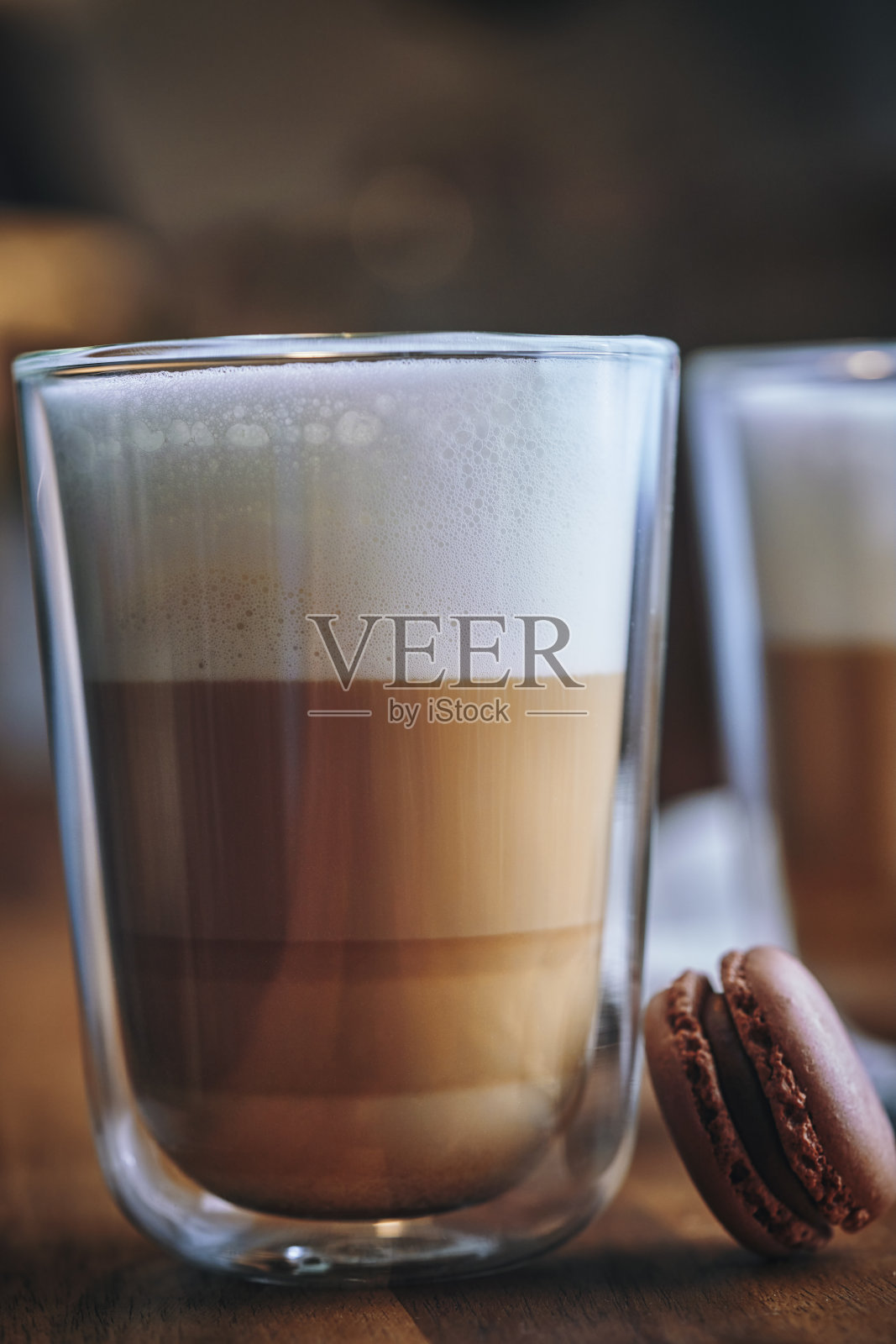 拿铁配马卡龙照片摄影图片