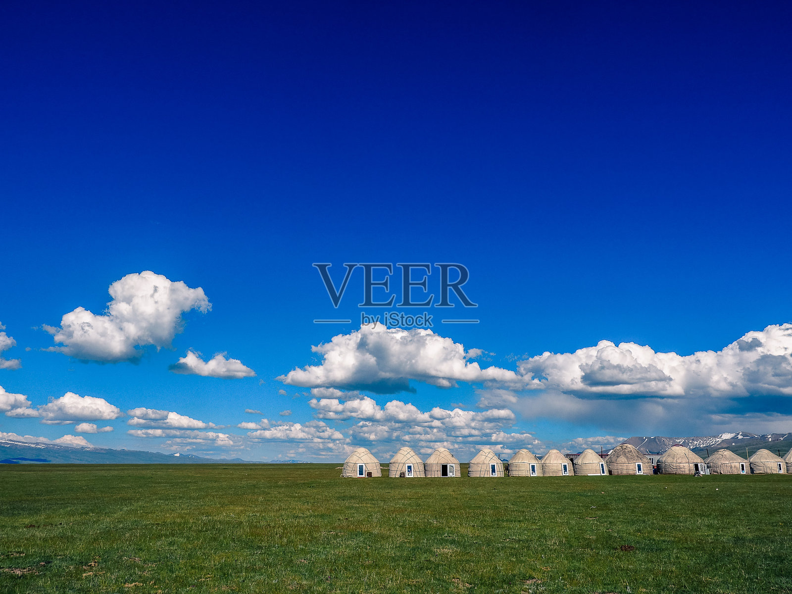 吉尔吉斯斯坦的Son Kul湖照片摄影图片