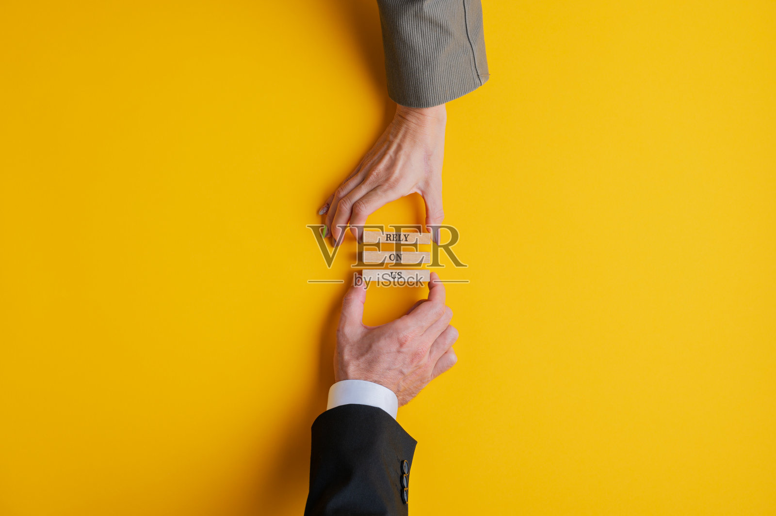 信任我们标志照片摄影图片