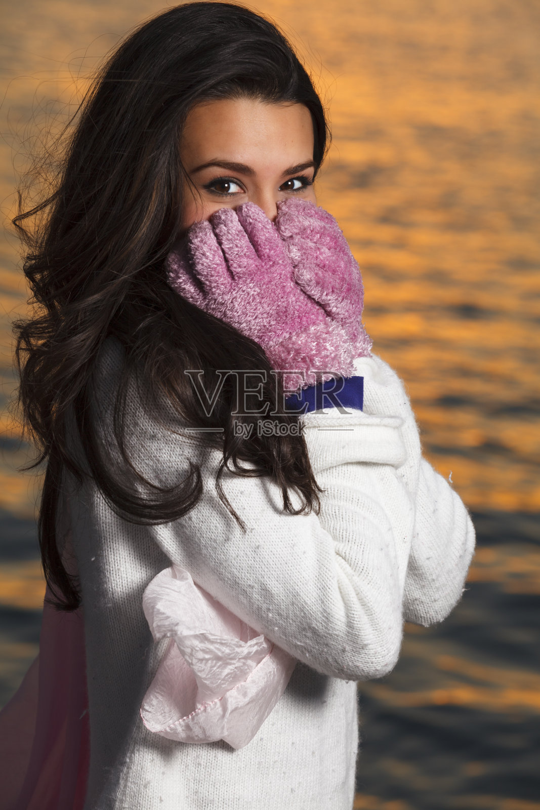 美丽的年轻女子照片摄影图片