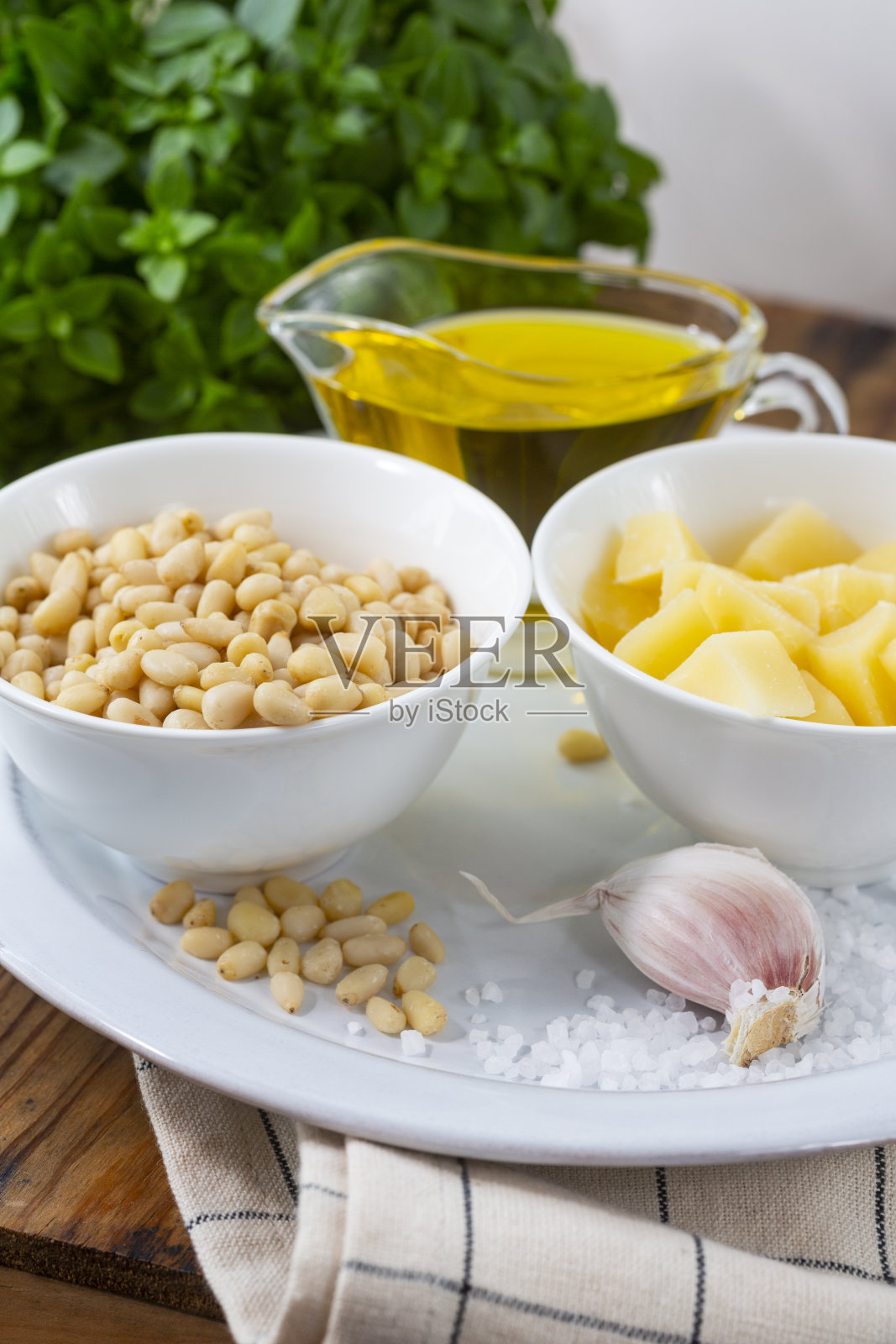 香蒜酱配料。照片摄影图片