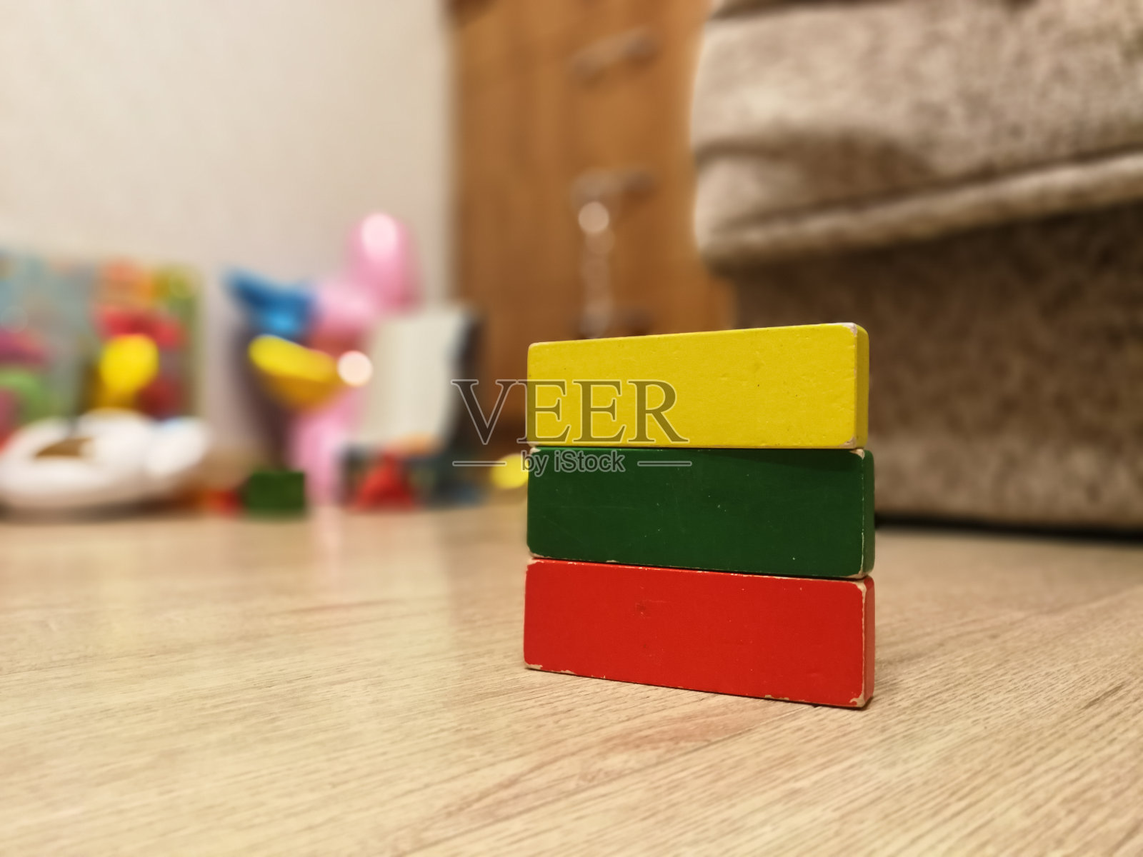 立陶宛国旗用木块做成玩具照片摄影图片