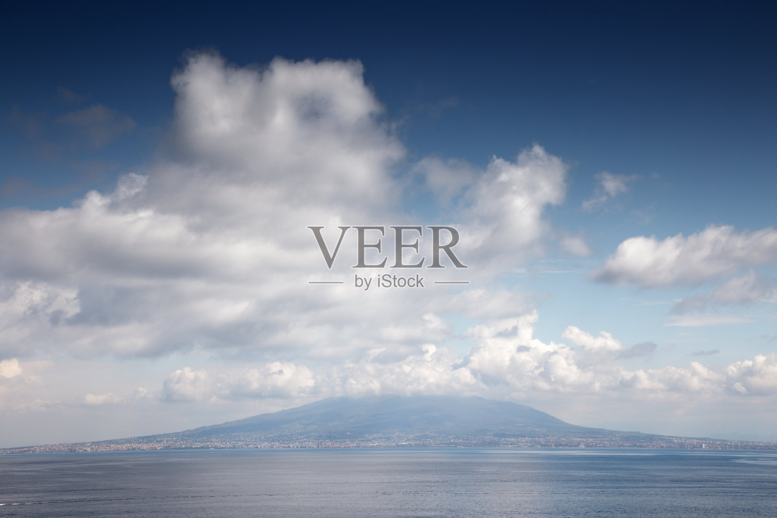 望着大海照片摄影图片