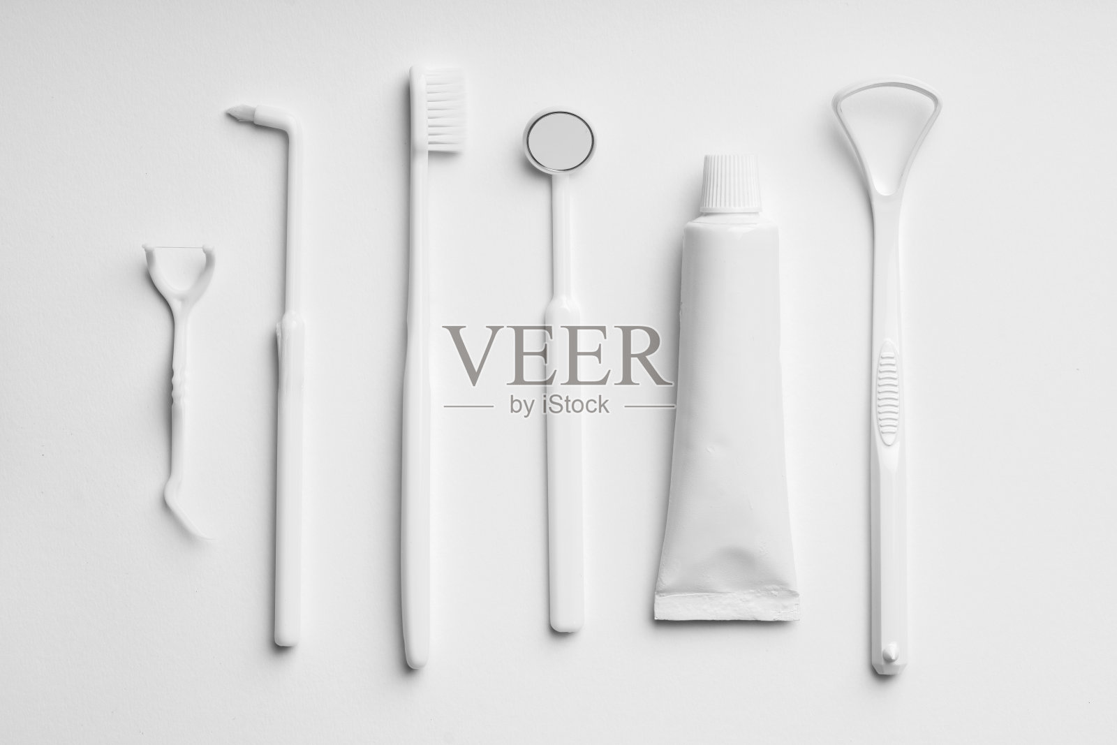 白色和单色牙齿护理&牙刷套装清洁概念照片摄影图片