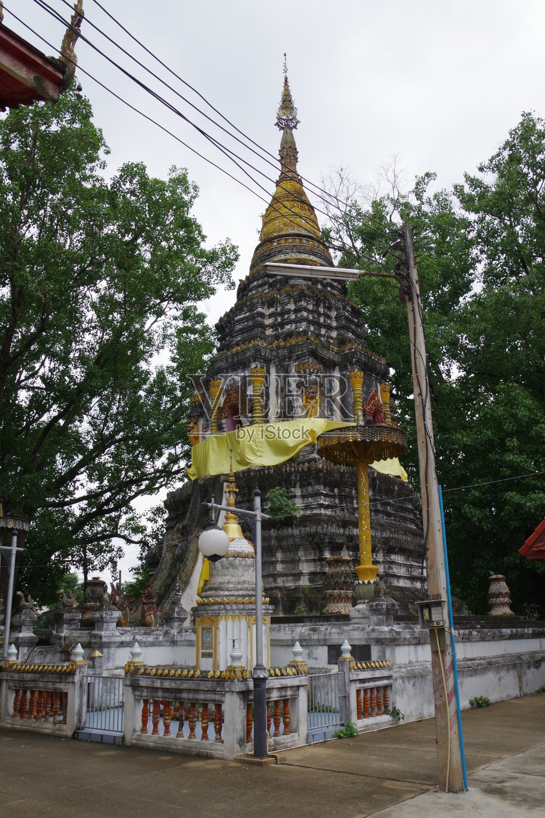清迈的一座佛教寺庙照片摄影图片