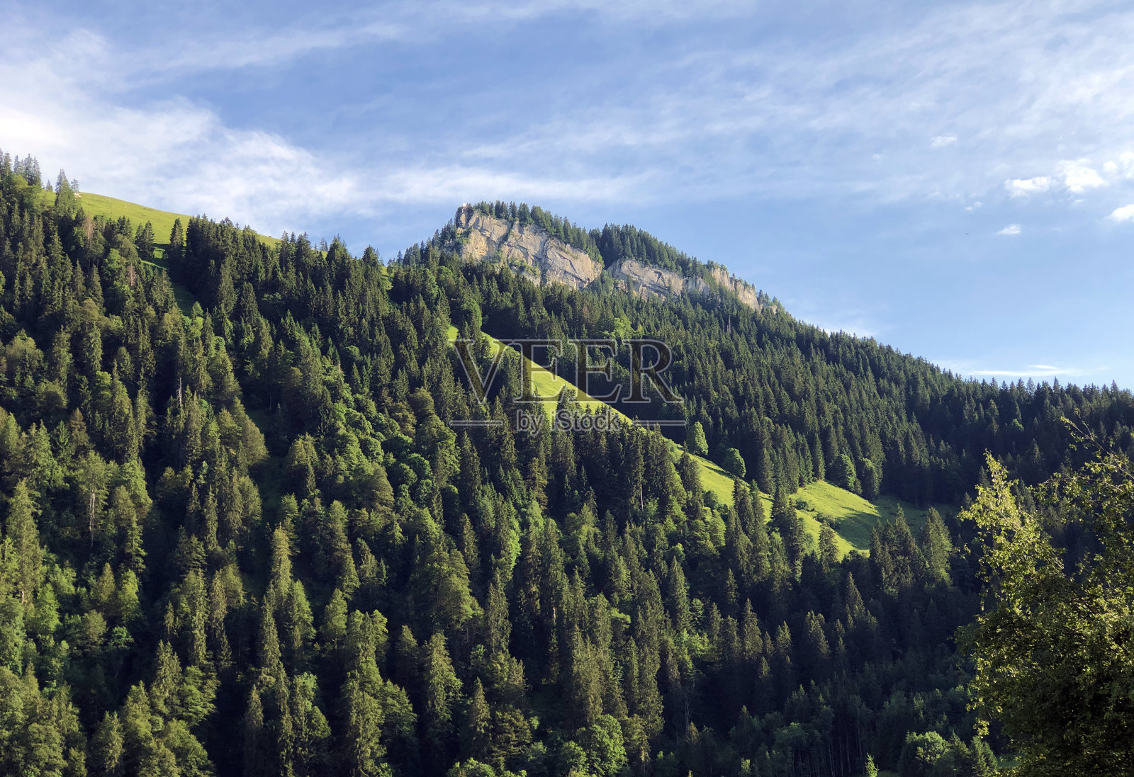 瑞士施维茨的学生州，在锡尔塔尔山谷和锡尔西人工湖之上的高山诺伦和斯托克照片摄影图片