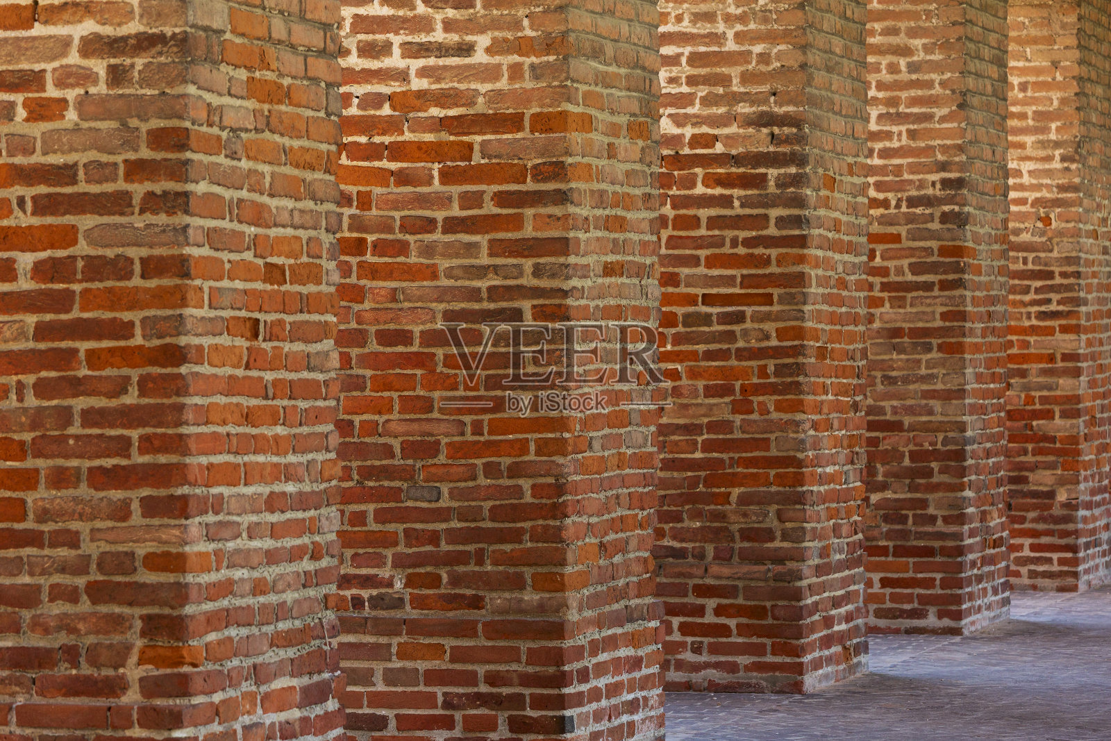 Sabbioneta的砖砌柱廊照片摄影图片