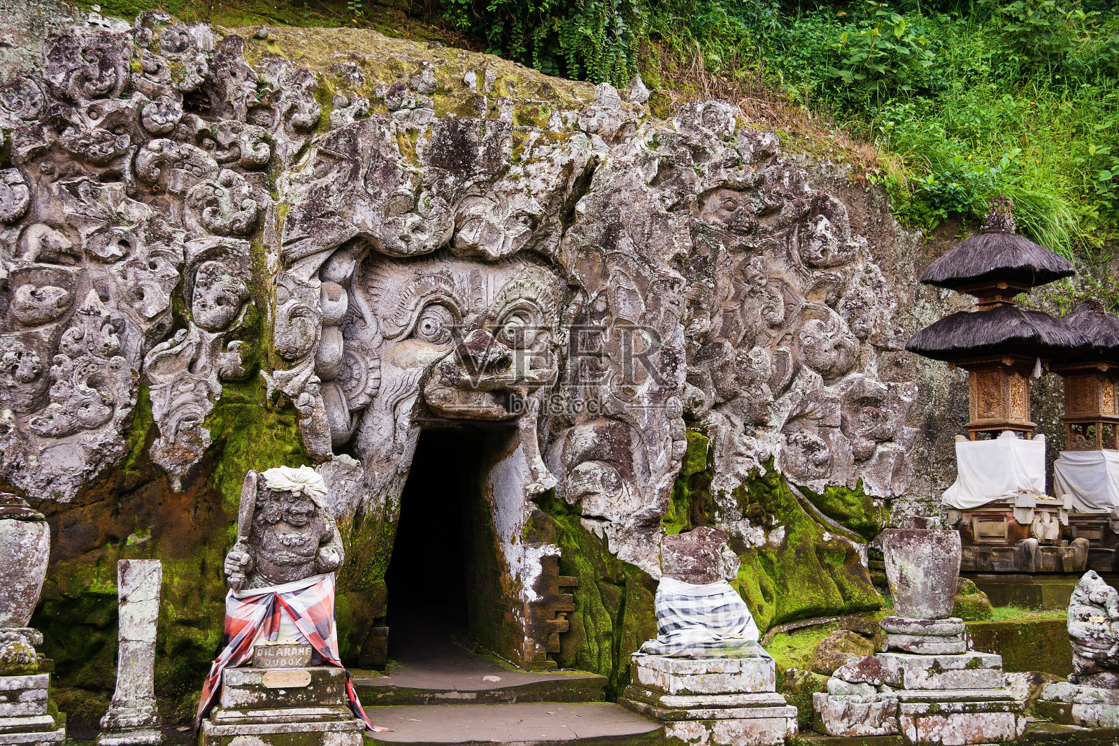Goa Gajah的入口也被称为大象洞照片摄影图片