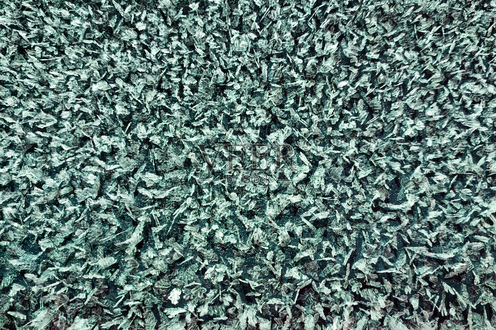 五颜六色的木质纹理，覆盖着不同图案的冰雪和雪花，俯视图2019照片摄影图片