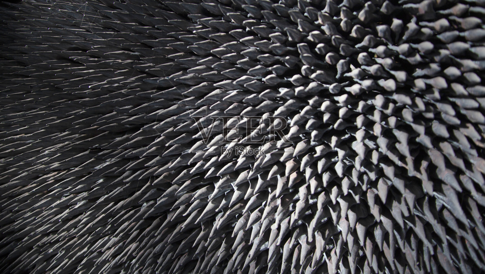 在铁匠铺加工的金属照片摄影图片