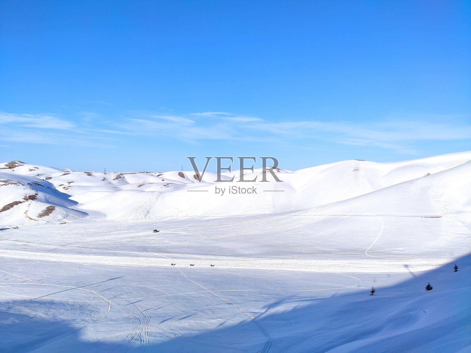 雪山与天空照片摄影图片