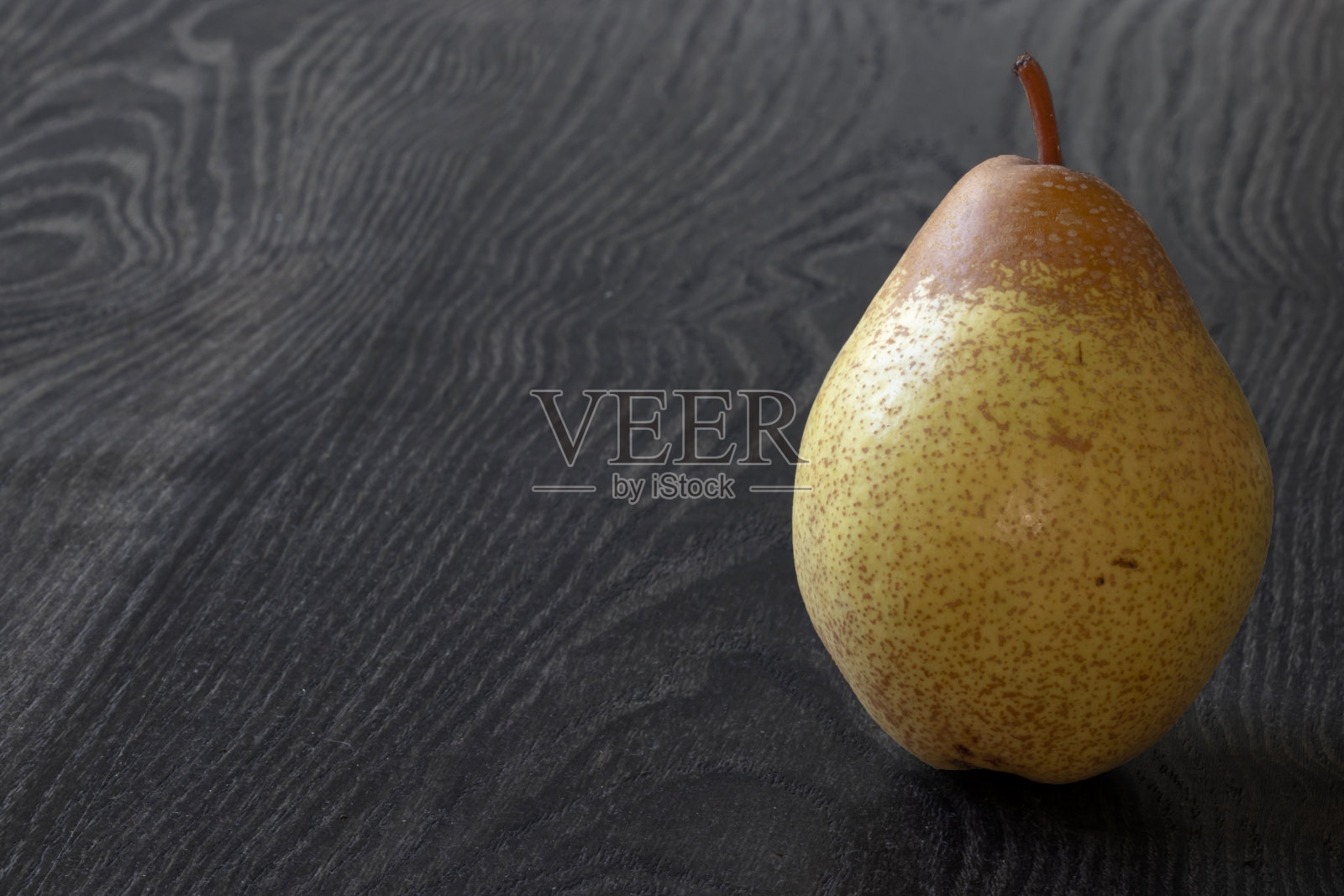 罗恰梨，葡萄牙品种，黑色背景照片摄影图片