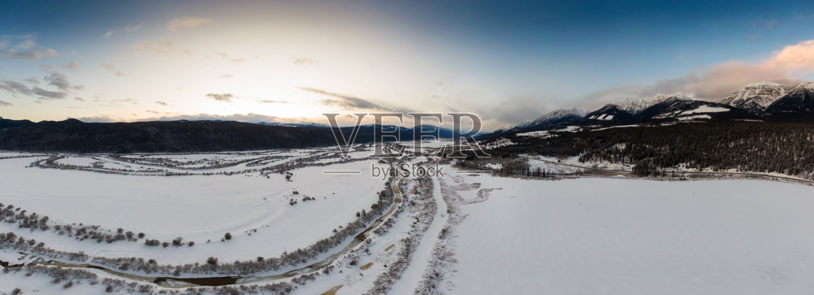 加拿大山区美丽的航拍景色照片摄影图片