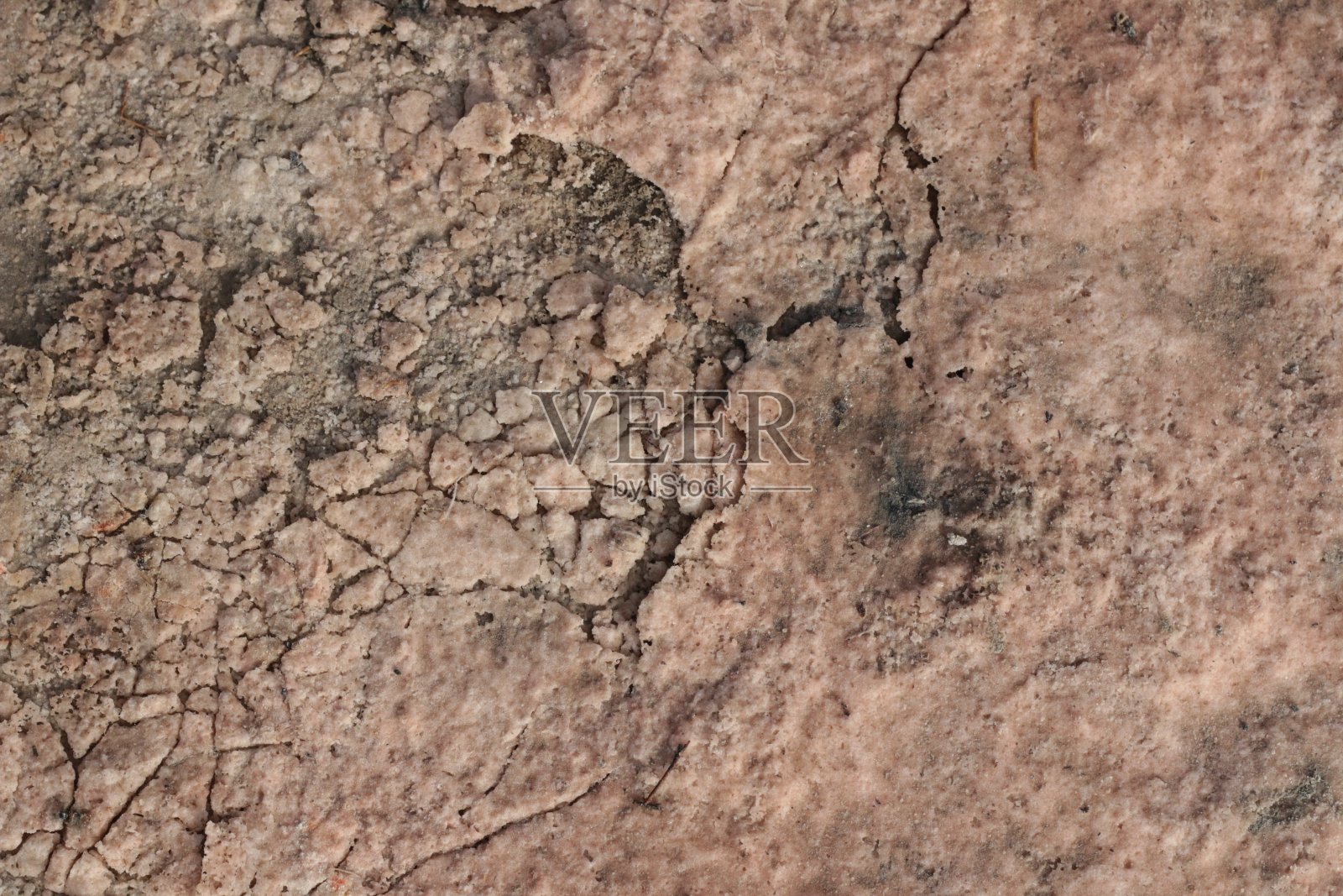 澳大利亚维多利亚州乡村粉色盐湖的盐碱地裂纹照片摄影图片