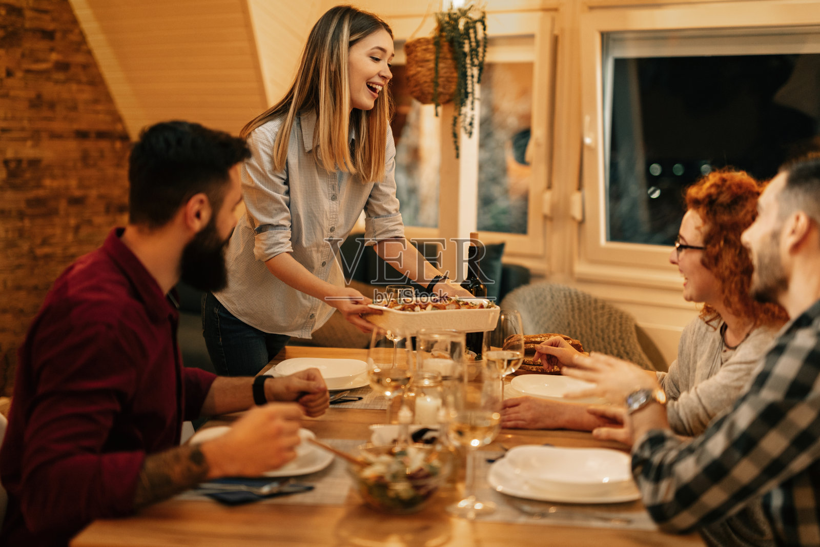 希望您喜欢我为您准备的食物！照片摄影图片