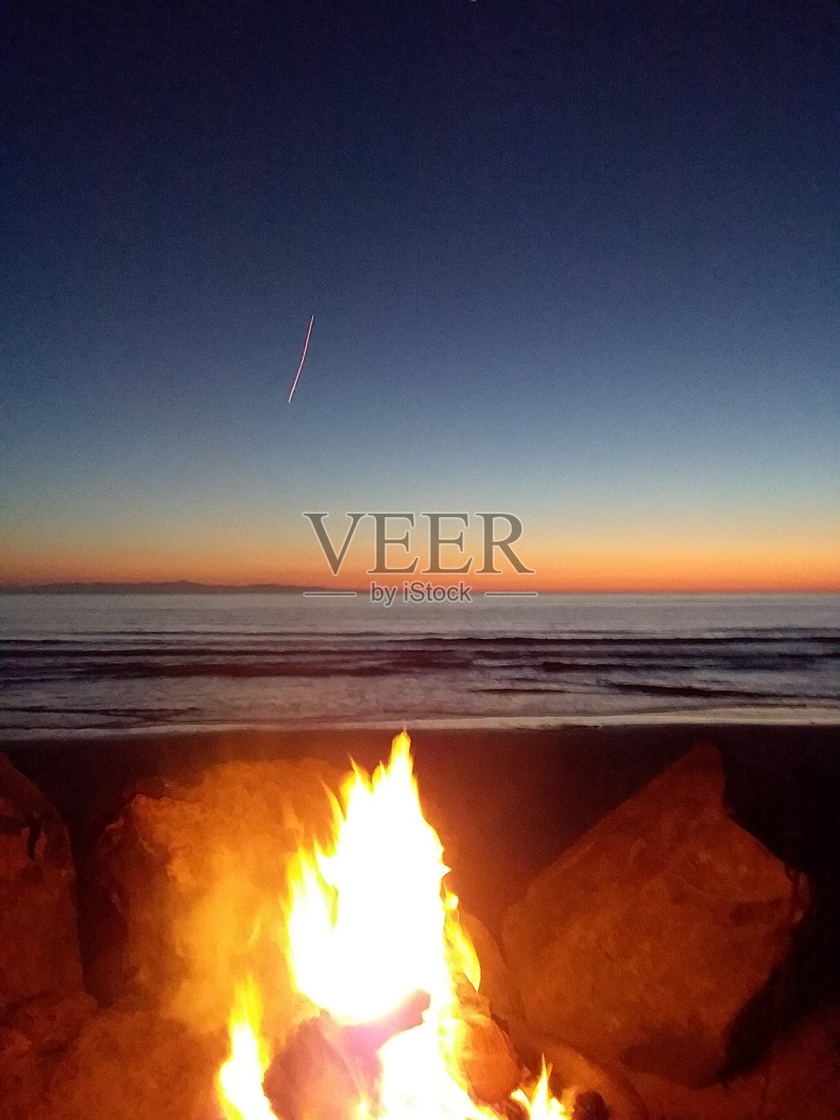 在海滩上露营照片摄影图片