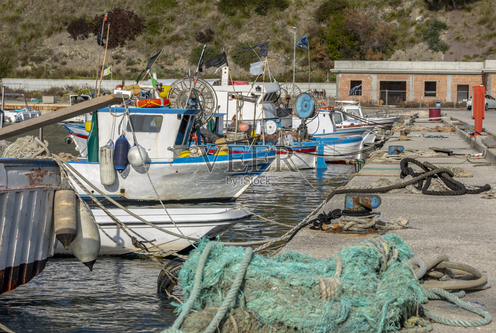 码头停靠绳索照片摄影图片