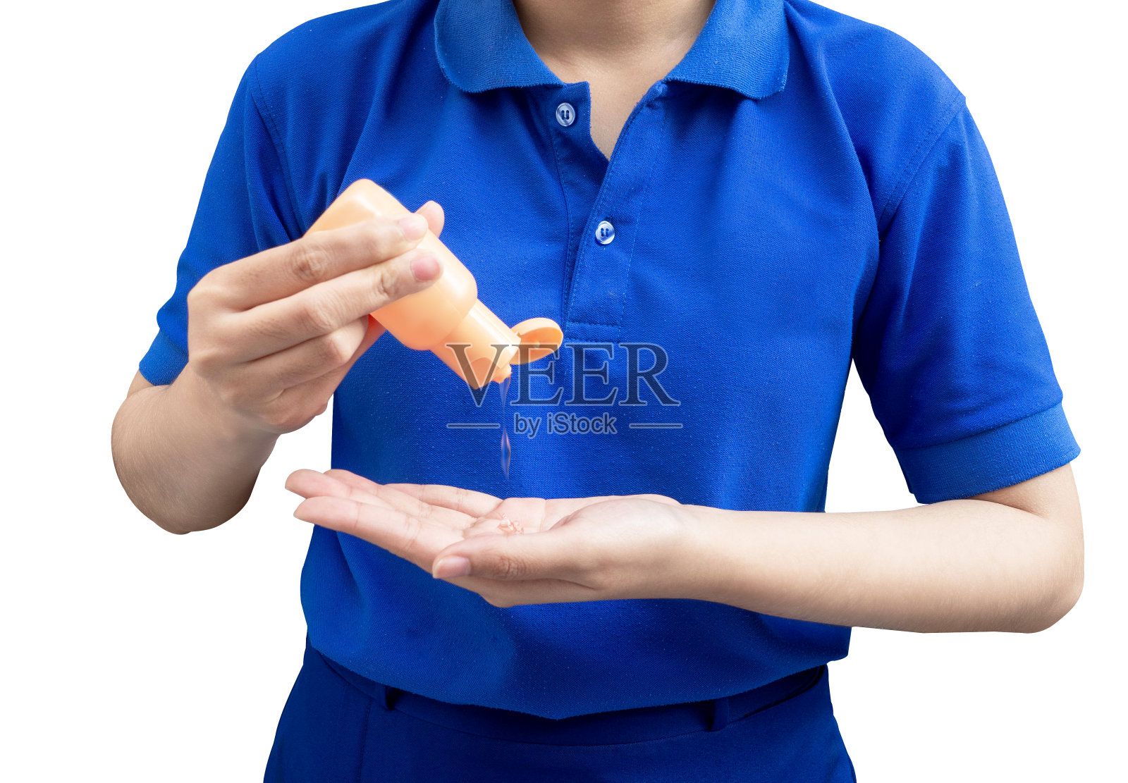 女人用酒精凝胶洗手，白色背景照片摄影图片