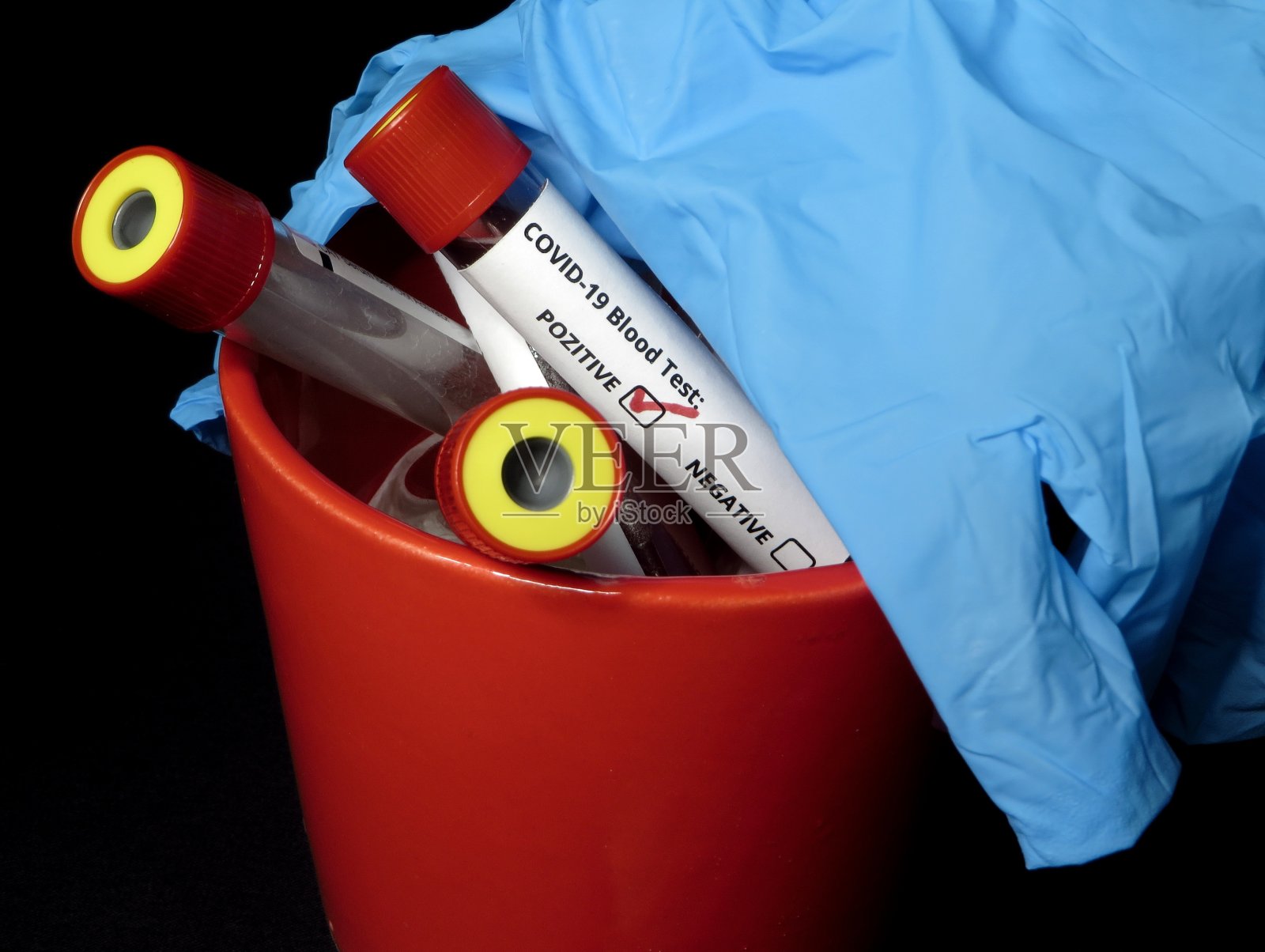 新冠肺炎(COVID-19)血液检测照片摄影图片