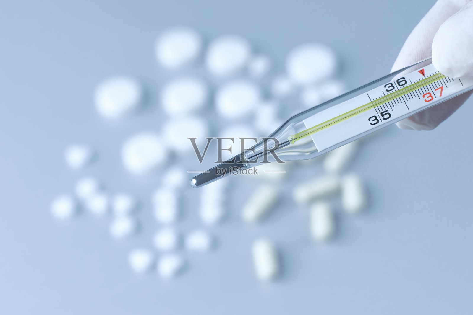 医用水银温度计的特写镜头照片摄影图片