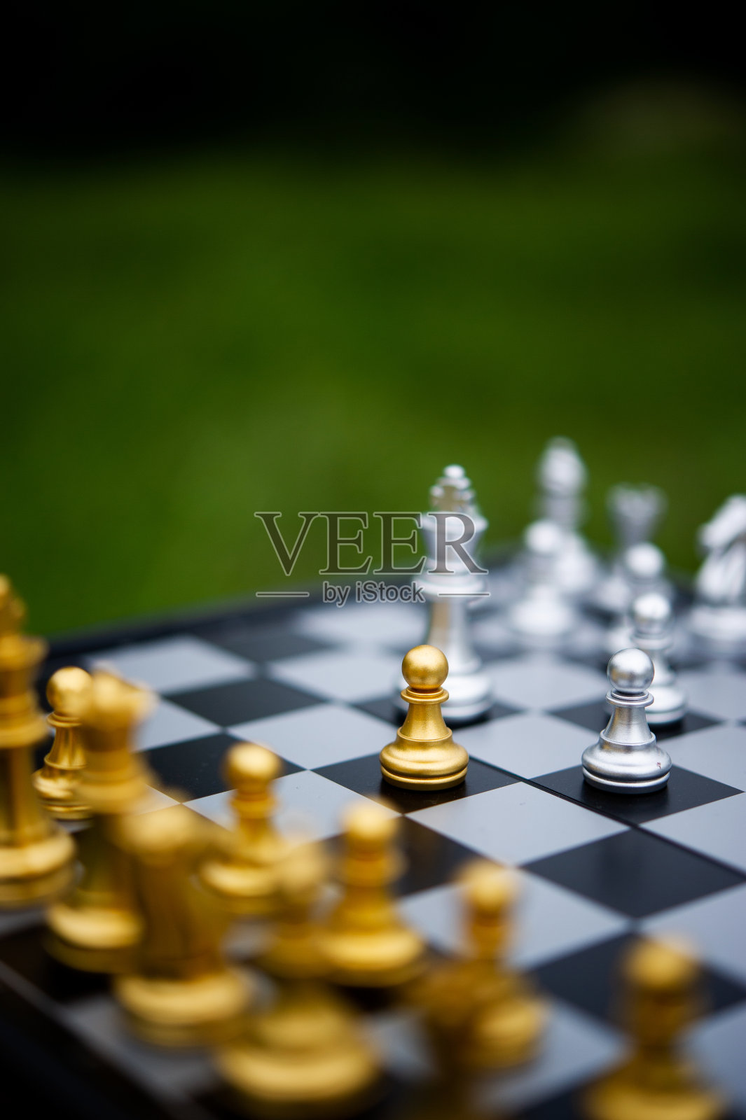 国际象棋，棋盘游戏的概念和比赛，以及战略的商业成功的想法照片摄影图片