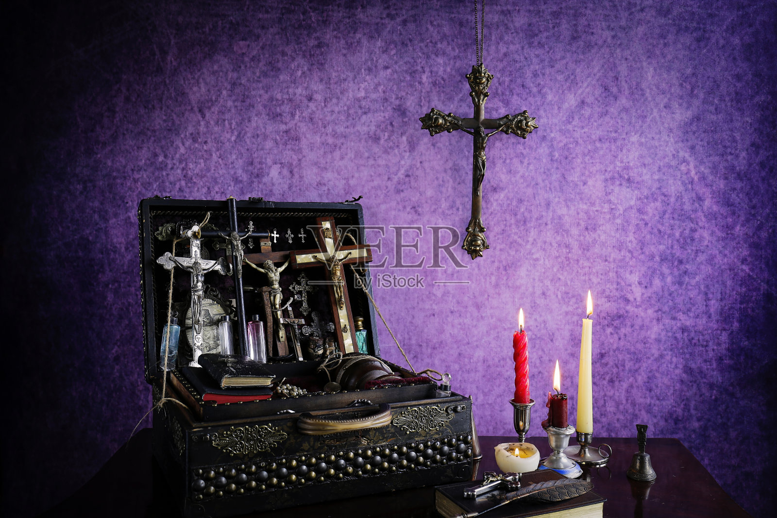 蒸汽朋克，手提箱和帽子旅行牧师照片摄影图片