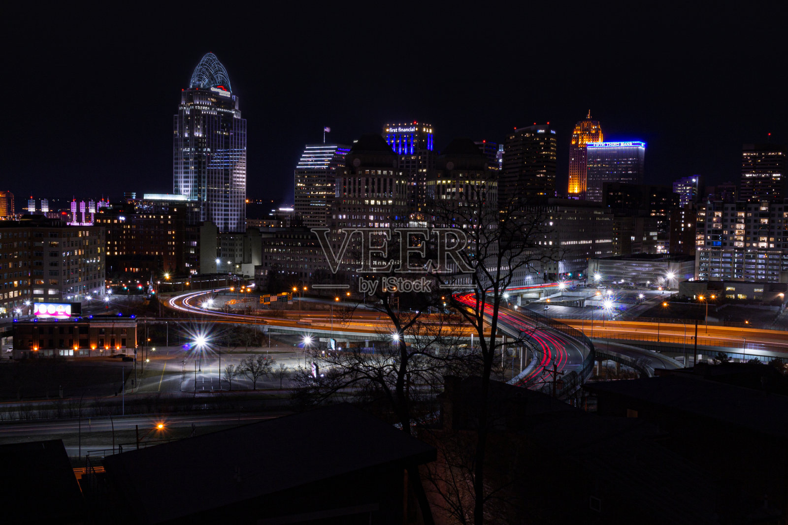城市的夜晚照片摄影图片