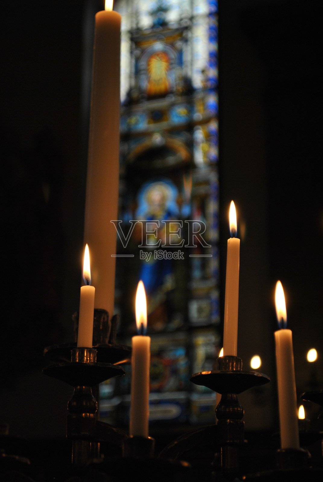 点燃的蜡烛照片摄影图片