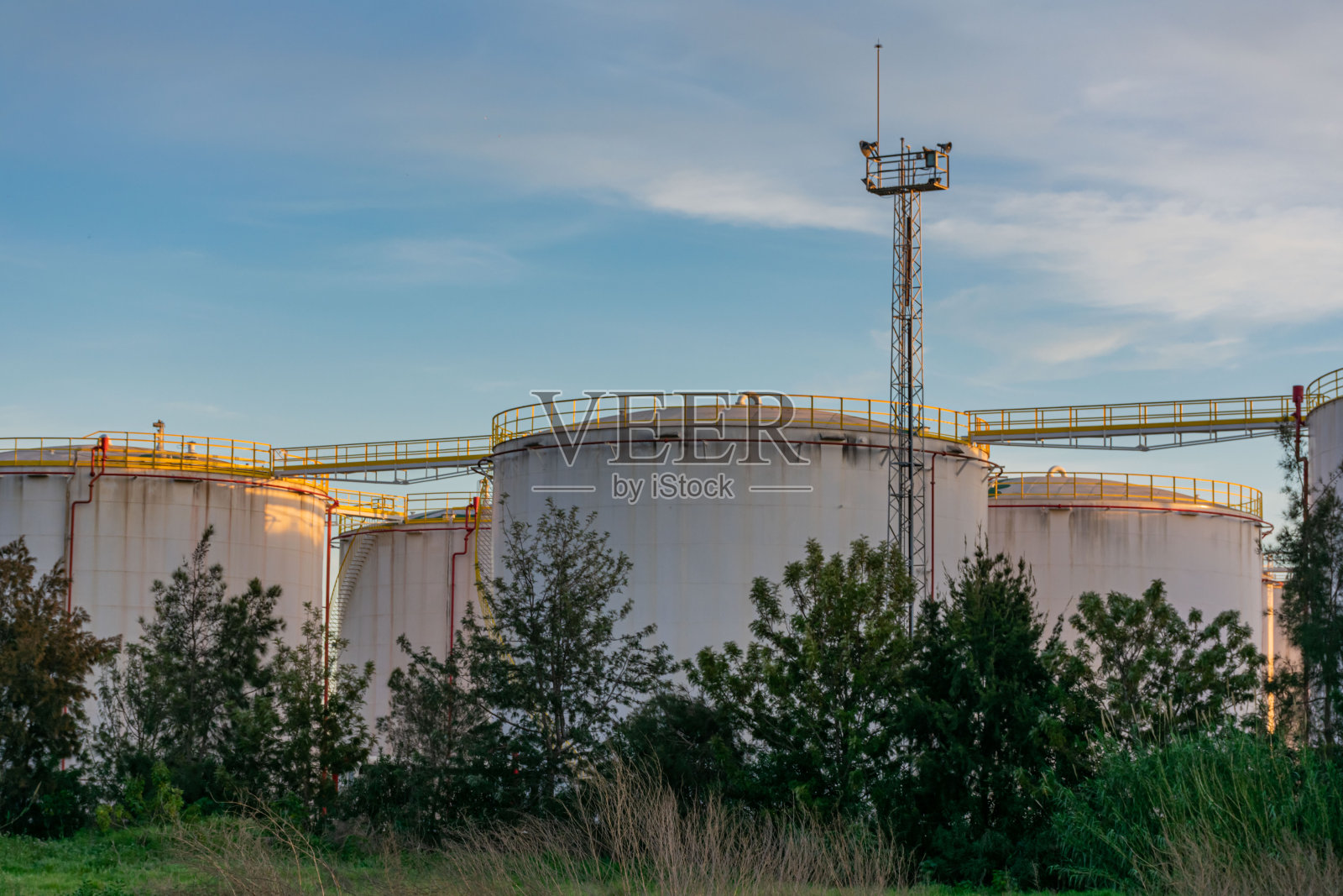 储油罐和燃料储备照片摄影图片