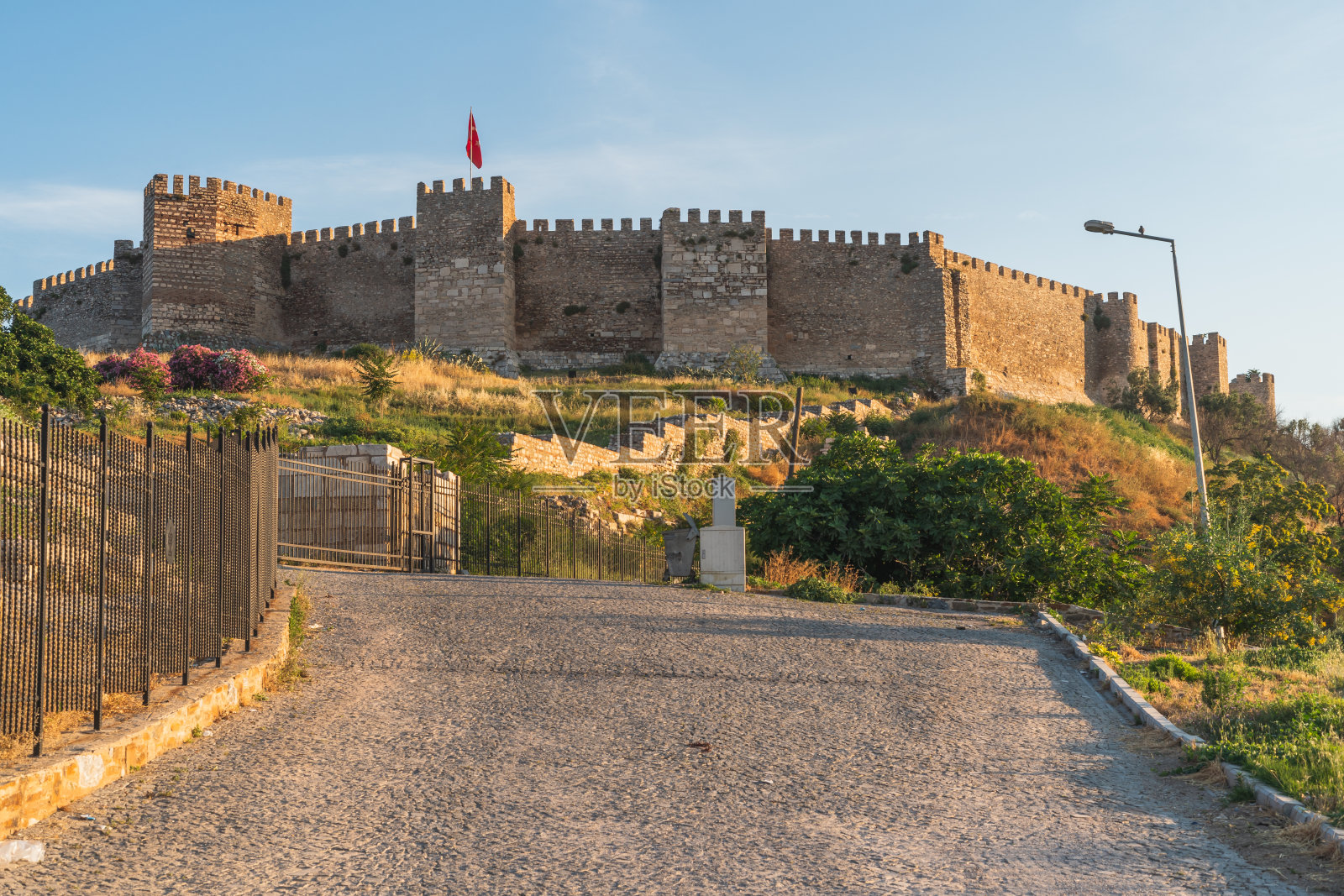 土耳其以弗所附近塞尔丘克古城的阿亚苏鲁克城堡照片摄影图片