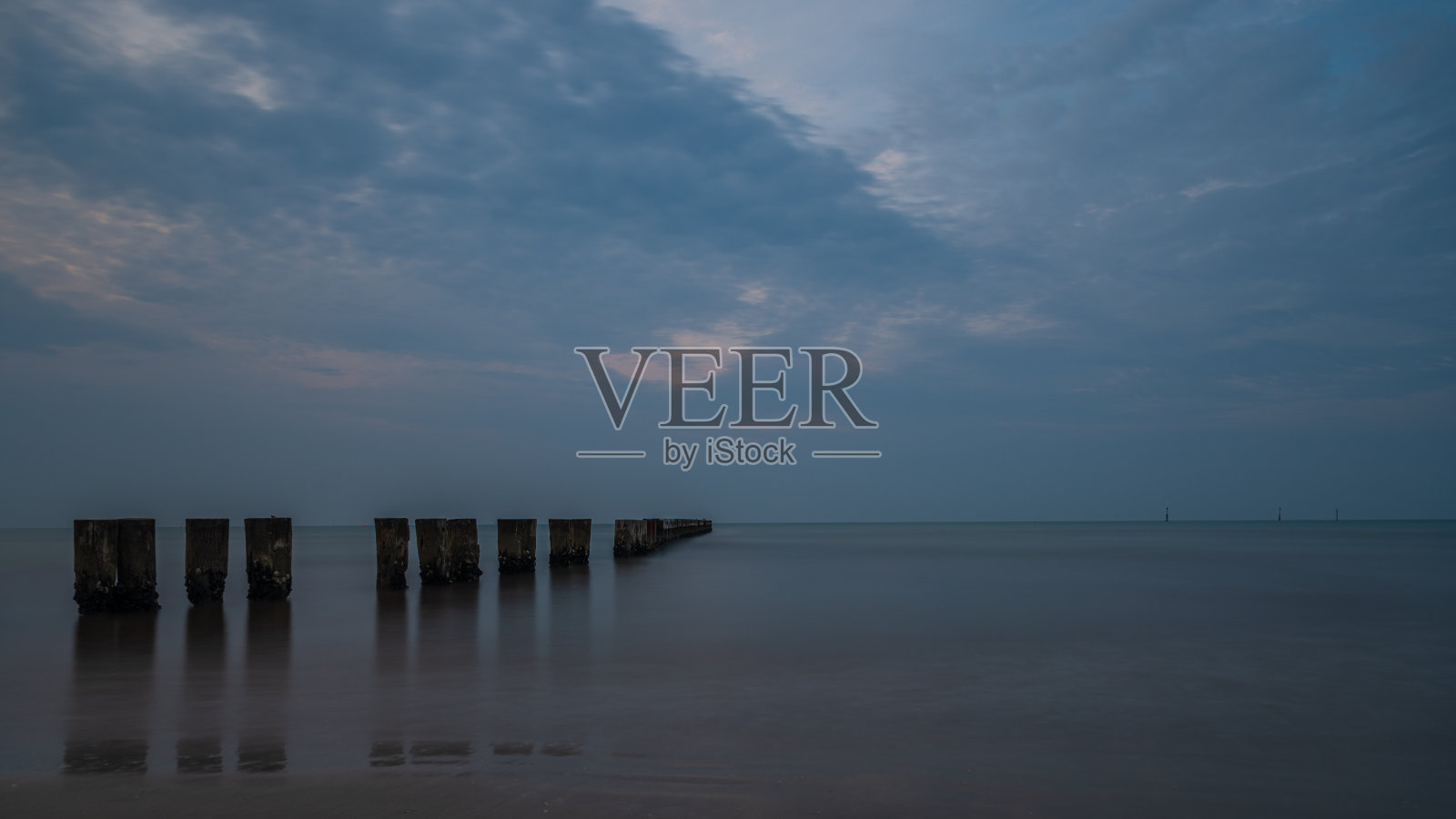 威尼斯省Bibione Pineda海滩的夏日日出照片摄影图片