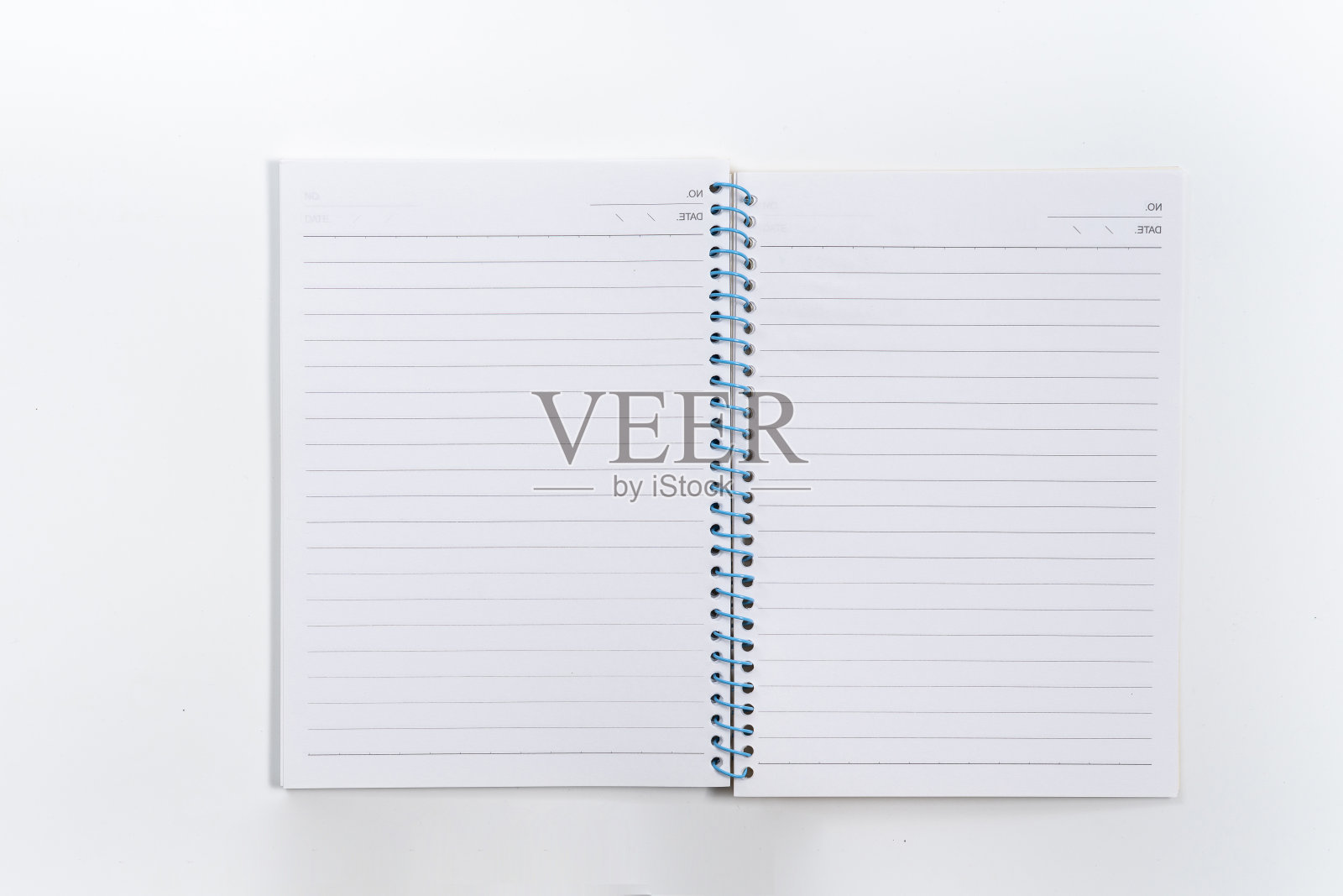 白色笔记本上的白色背景与剪切路径-图像照片摄影图片