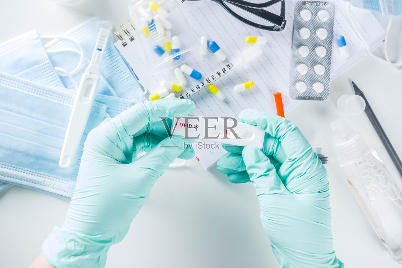 实验室测试COVID-19照片摄影图片