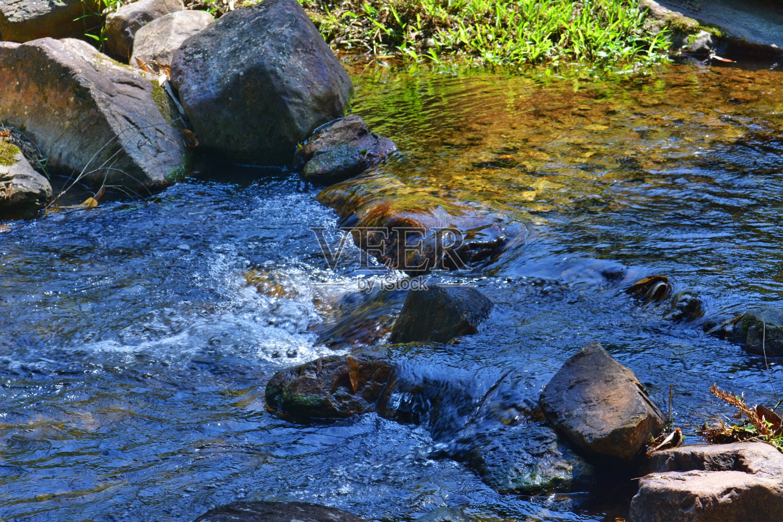 保存区域的清洁水照片摄影图片