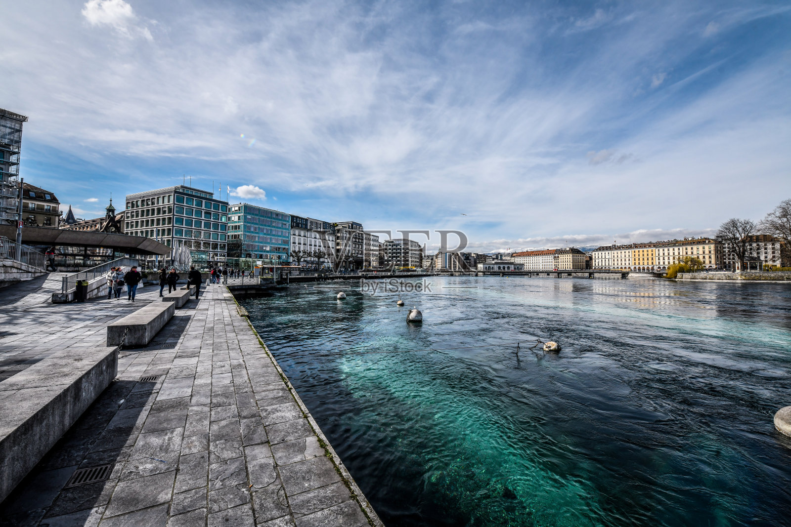 位于瑞士日内瓦的Arve河畔照片摄影图片
