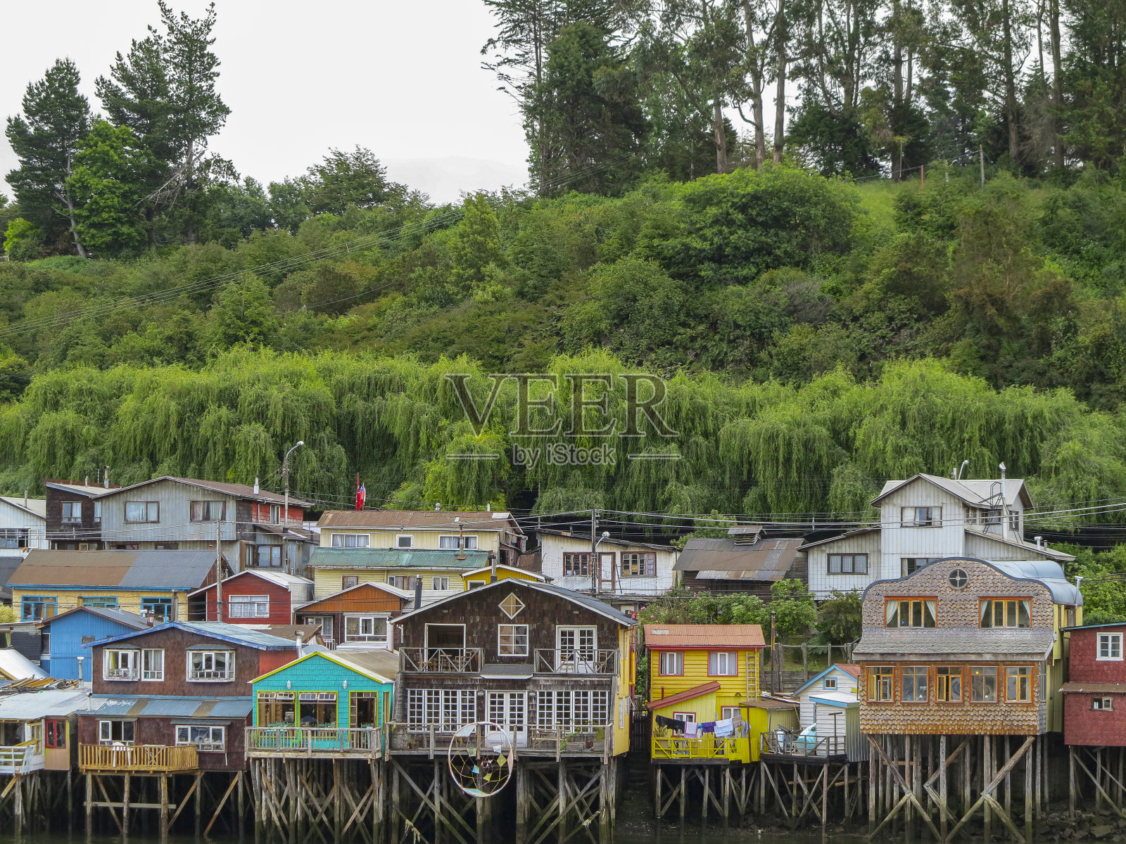 智利卡斯特罗市的一栋房子照片摄影图片