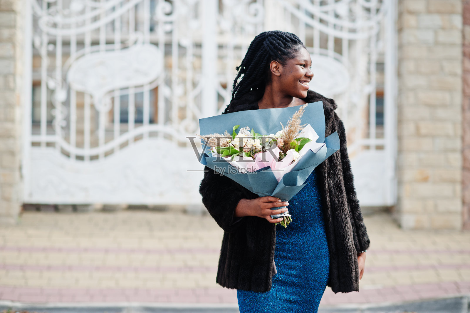 非洲裔美国人，黑皮肤的大尺寸模特照片摄影图片