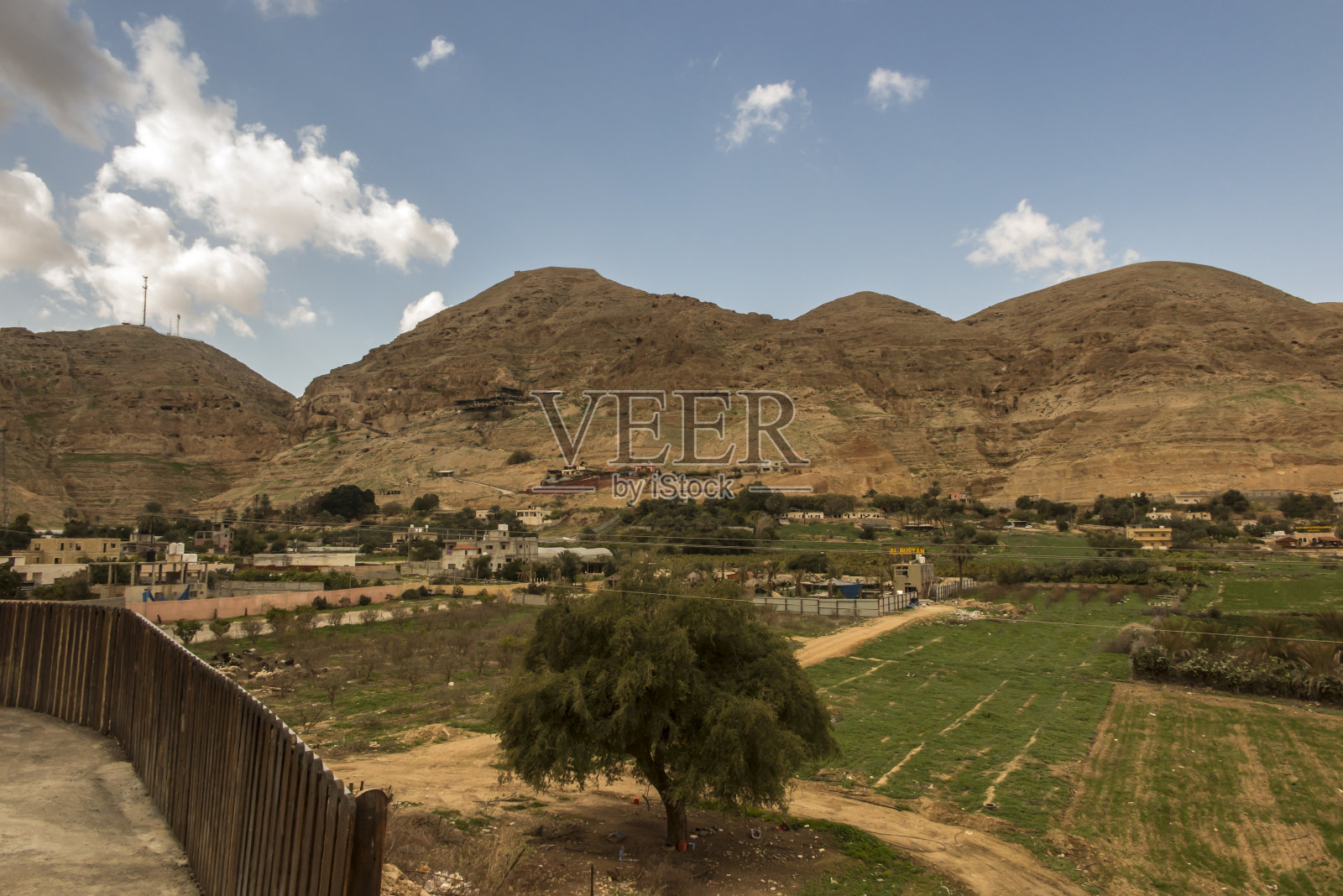 杰里科耶稣受试探山，巴勒斯坦照片摄影图片