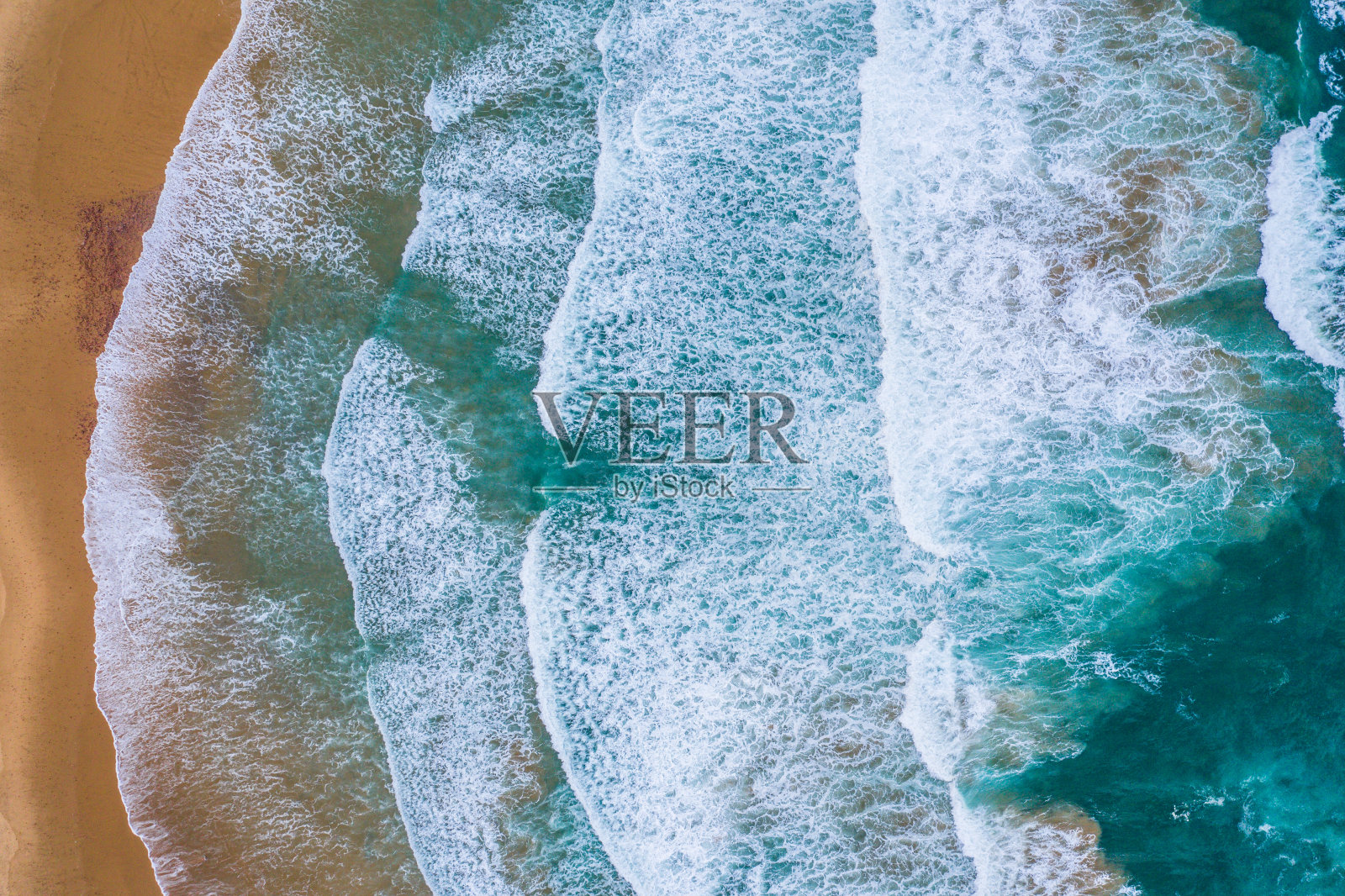 阿马多海滩，卡拉帕特拉葡萄牙阿尔加维。无人机顶部拍摄。采购产品波浪，海滩，海洋，水，图案，背景照片摄影图片