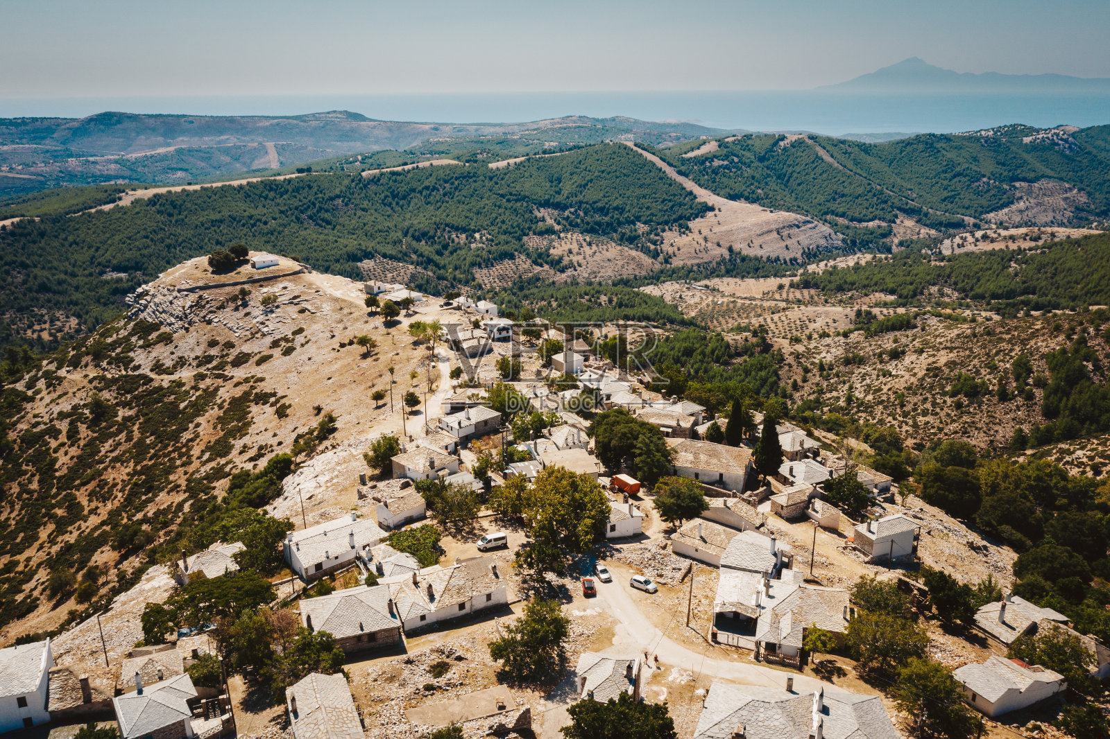 希腊萨索斯岛中部的卡斯特罗村。传统的农民村庄也是岛上最古老的村庄之一照片摄影图片