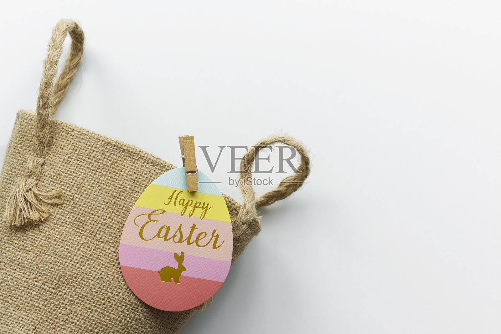 复活节蛋卡-复活节祝福，麻袋。副本的空间。照片摄影图片