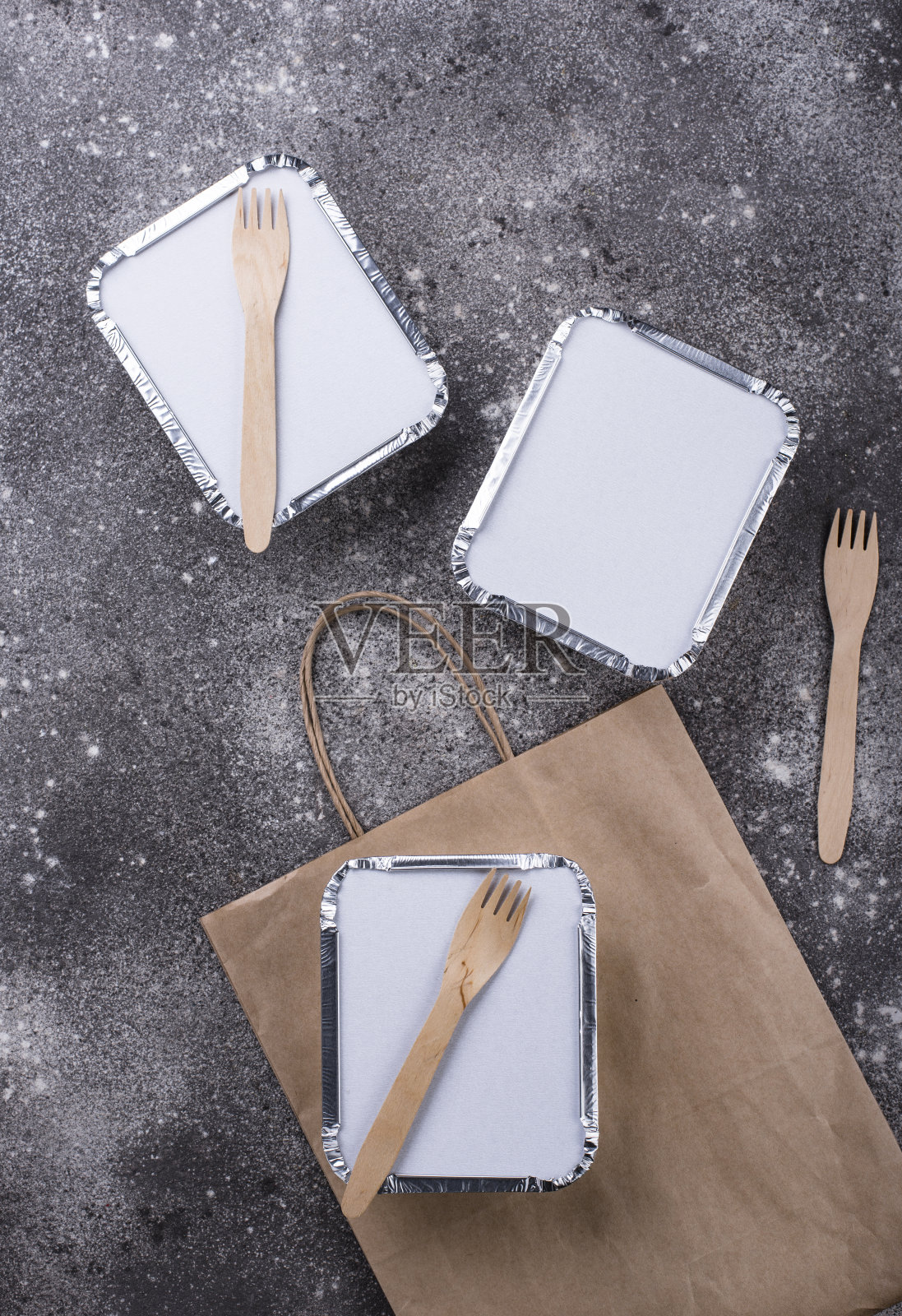 食品配送的概念。午餐在集装箱照片摄影图片