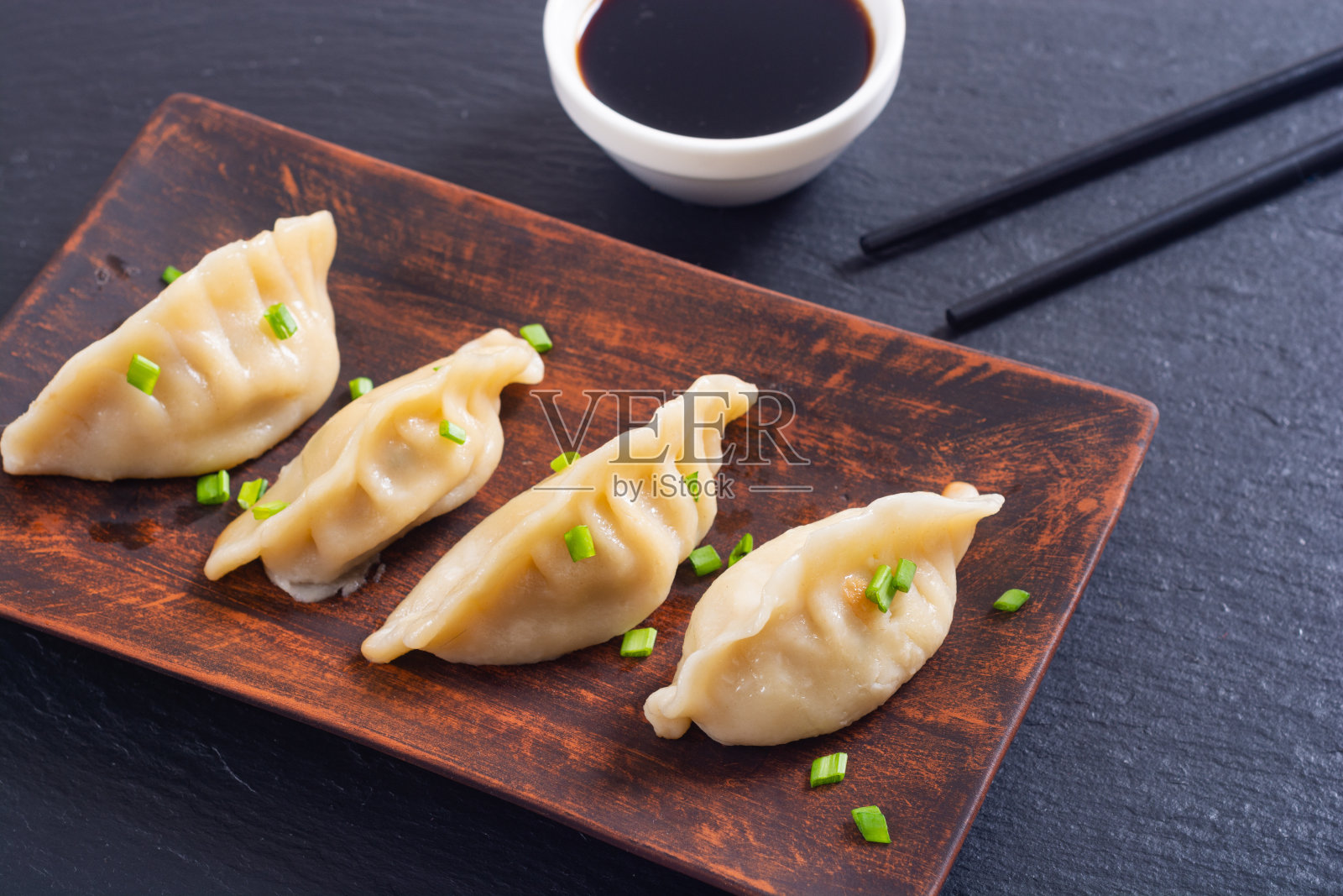 传统的亚洲饺子煎饺照片摄影图片