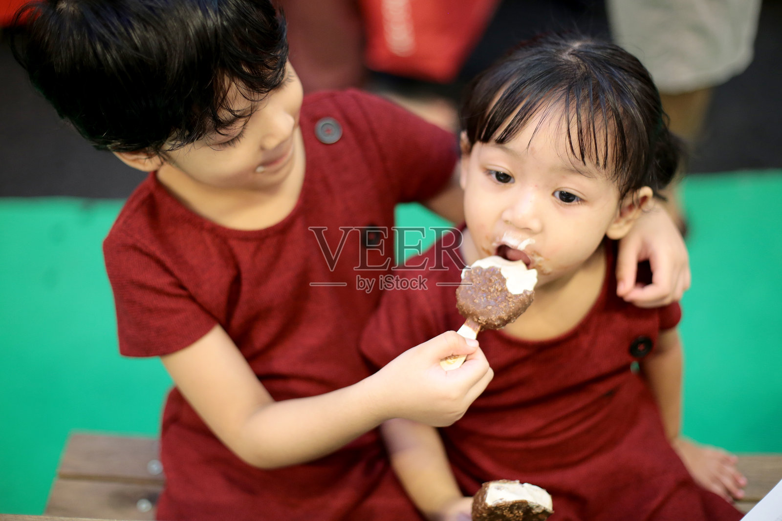 现代穆斯林家庭照片摄影图片