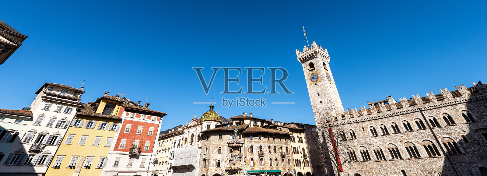 大教堂广场——意大利市中心特兰托的大教堂广场照片摄影图片