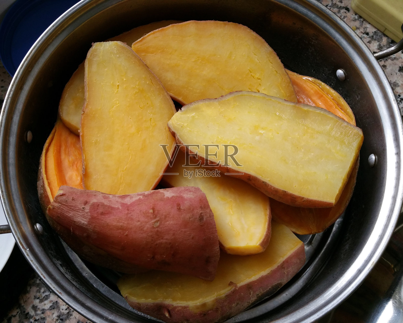 蒸熟的红薯照片摄影图片